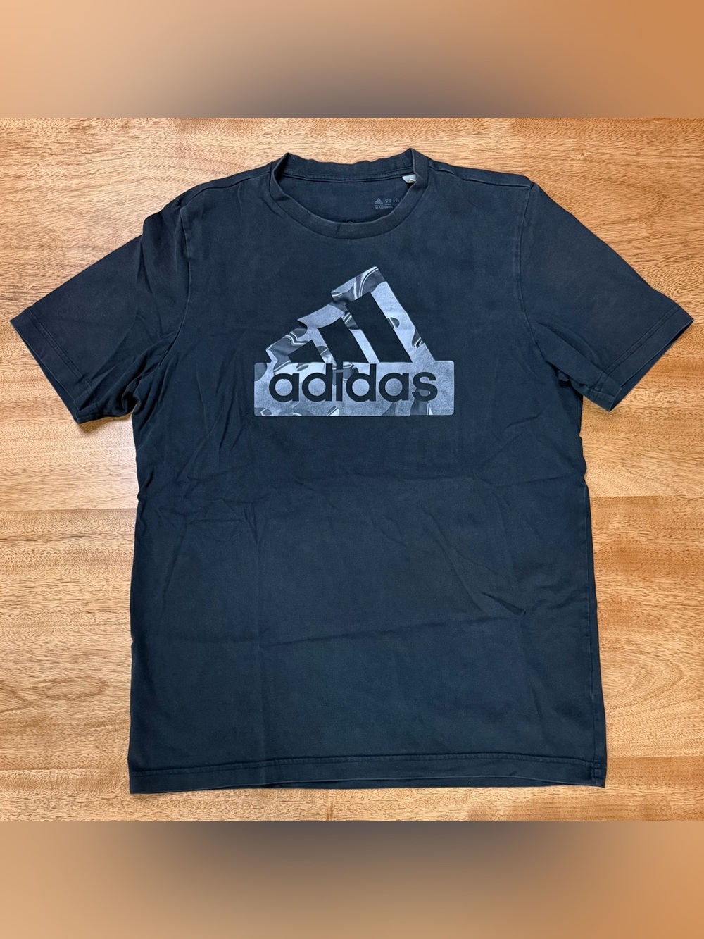 Adidas - Men’s Short Sleeve T-Shirt w/ Camo Graphic Logo | Black | Size Medium